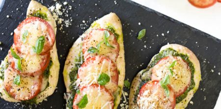 Пилешки стекови од Римес со песто сос печени во релна: